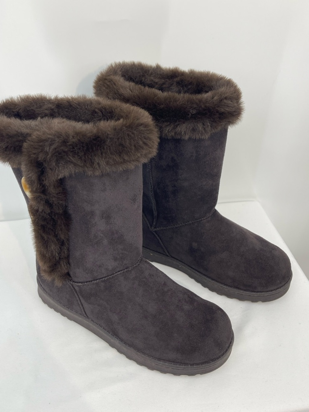 Women's Dark Brown Faux Fur Suede Winter Boots SIZE 9 VERY STURDY AND LIKE NEW